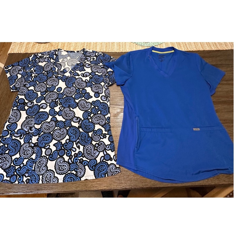 Scrub Bundle of 2 Medical‎ Uniform Top Moisture Wicking Stretch Blue Paisley  M